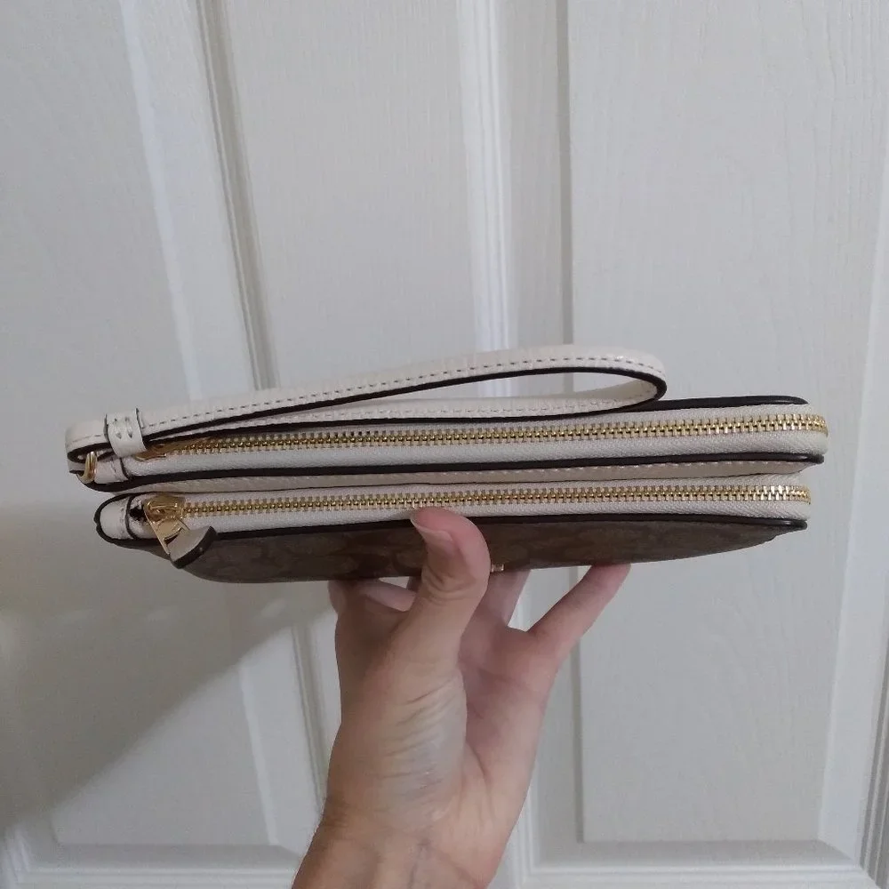 Coach Signature Double Zip Wristlet